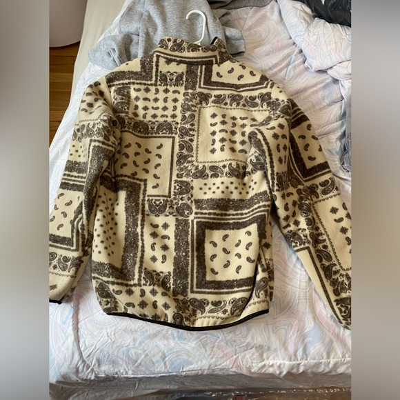 Sweater - Picture 2 of 2